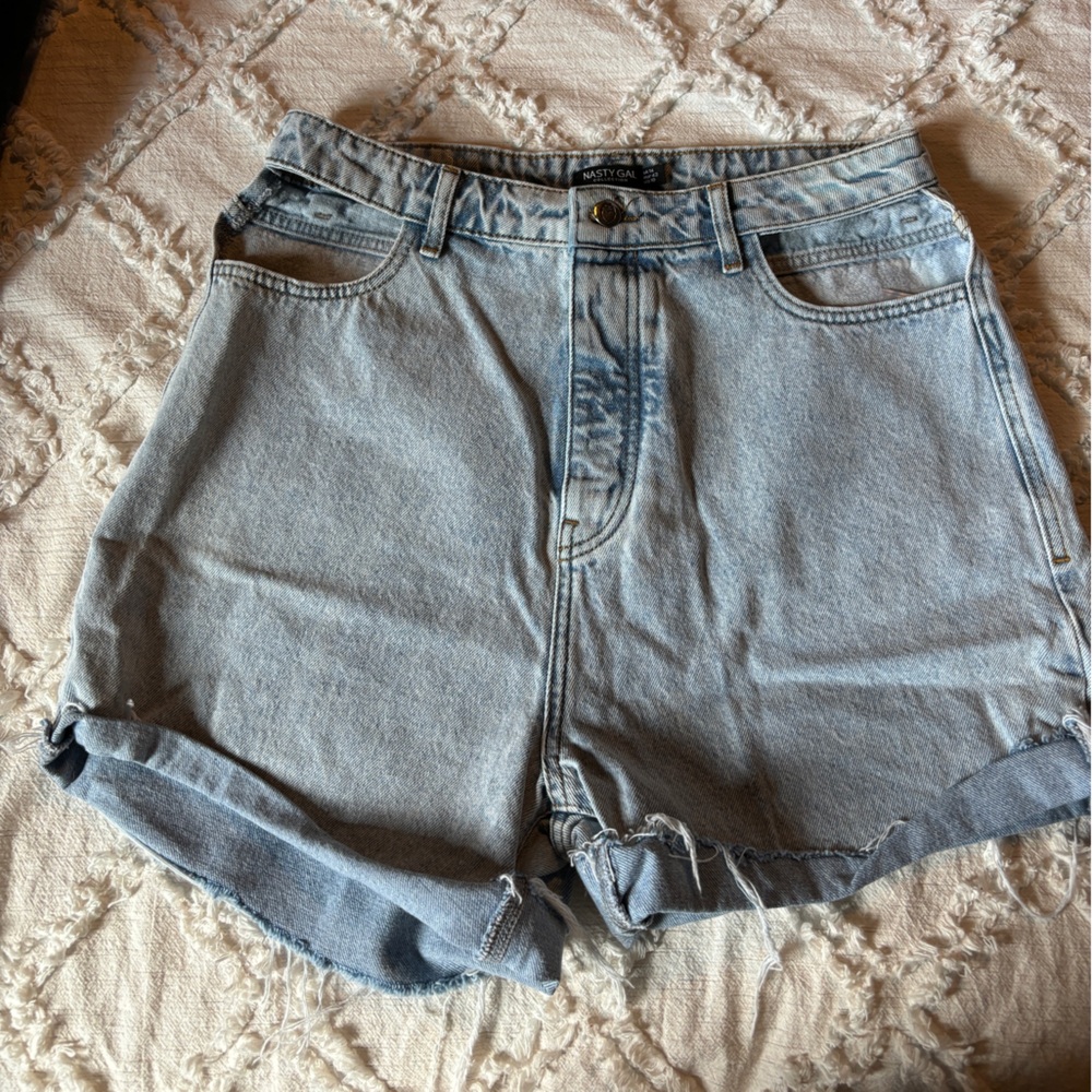 Cutout denim shorts